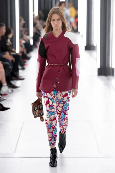 Look 37